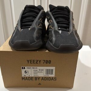 Adidas Yeezy 700 V3 Core Black Sneakers